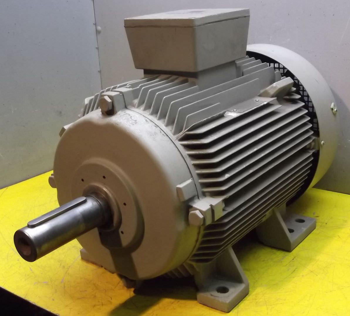 Elektromotor 11 kW 1460 U/min von Siemens - 1-LA5163-4AA70