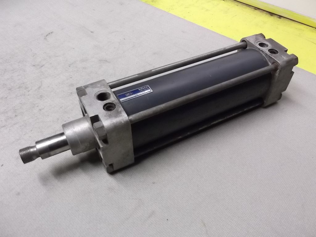 Pneumatikzylinder Hub 300 mm 0 822 355 013 - gebrauchte und neu