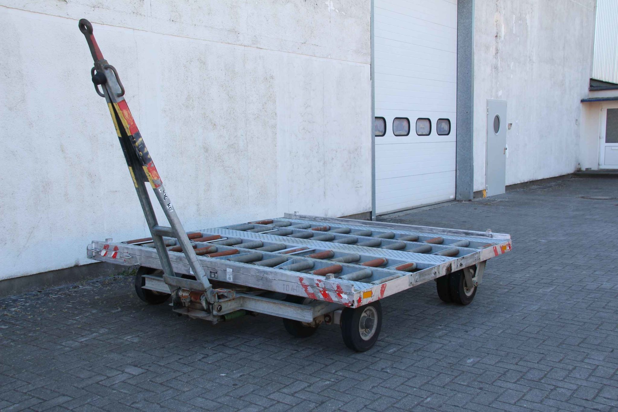 Produktbild von 2-in-1 Schwerlast-Transportwagen – Handwagen & Plattformwagen Umwandelbar, 400 Kg Tragkraft, 8″ Vollgummireifen, Klappbar – Für Garten, Umzug, Lager