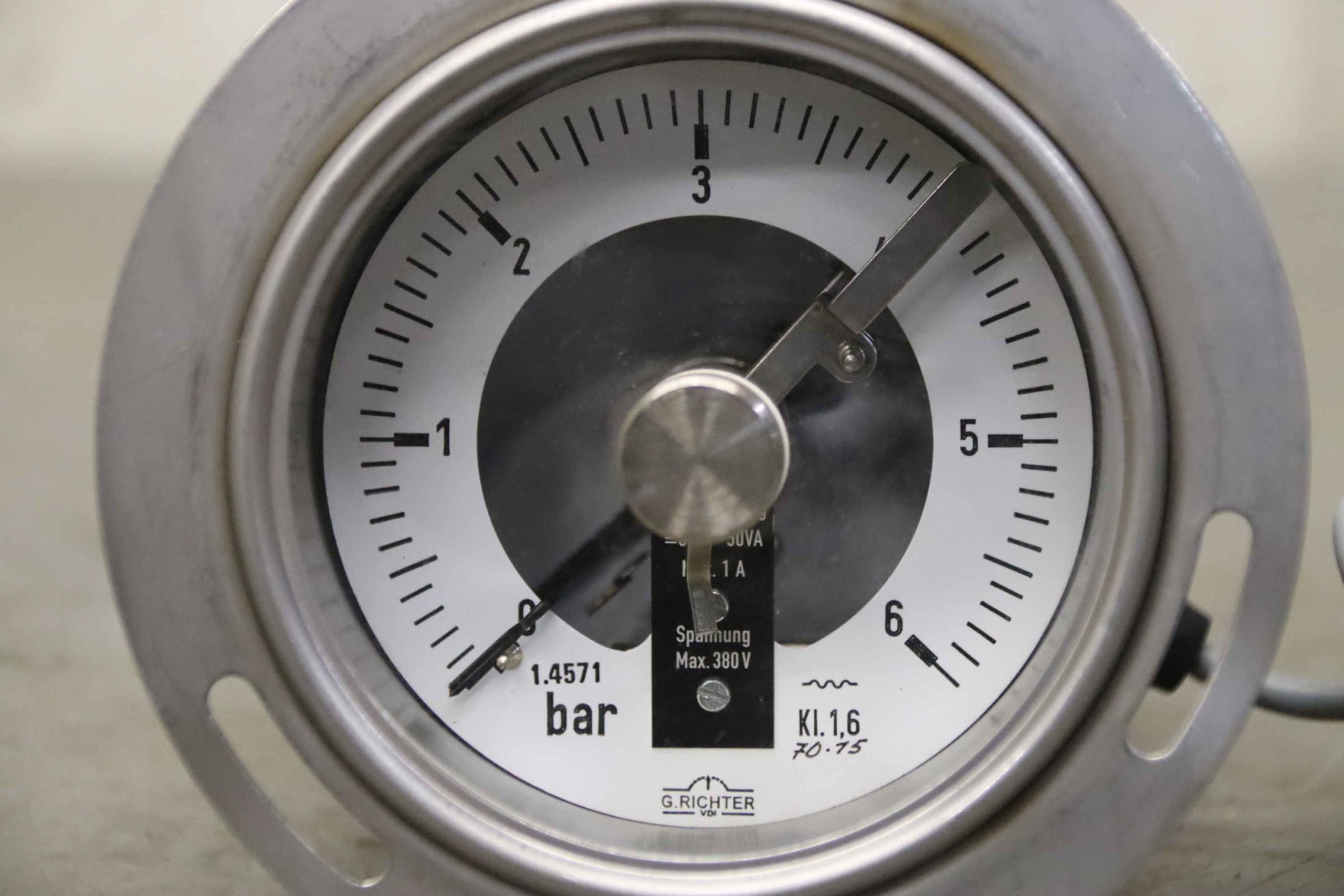 Grams Performance Mechanische Kraftstoff Manometer, Flüssigkeit Gefüllt  (0-120 psi) - Schwarz für Honda ✓ AKR Performance