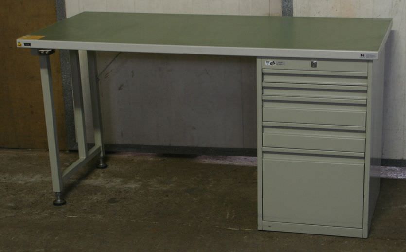 Elektriker Werkbank ESD Arbeitsplatz von Andres Karl - Leitfaehige Tischplatte