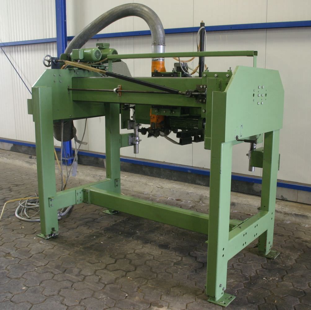 Plattensäge von Wemhöner - mit Reinigunsbürste