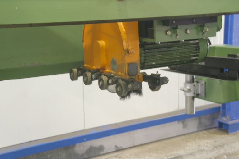 Plattensäge von Wemhöner - mit Reinigunsbürste – Bild 4