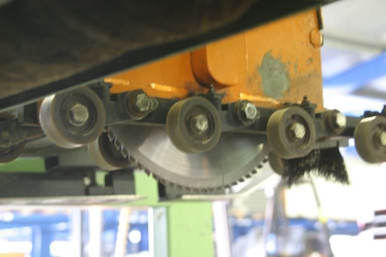 Plattensäge von Wemhöner - mit Reinigunsbürste – Bild 6