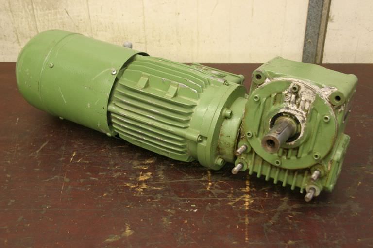 Getriebemotor 1,8 kW 41 U/min von Lenze - GFRKXX090-22
