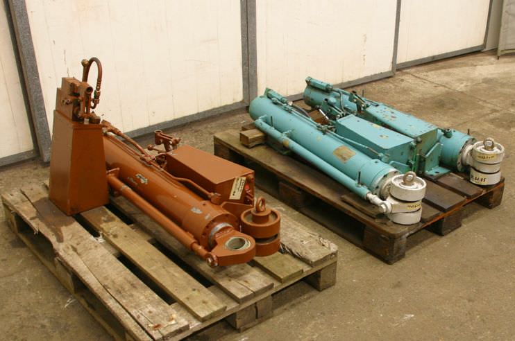 Stützzylinder mit Handpumpe von mit Stützrollen - 130/100/700 – Bild 2