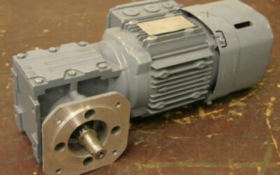 Getriebemotor 0,75 kW 98 U/min von SEW EURODRIVE - WF30DRS80S4BE1