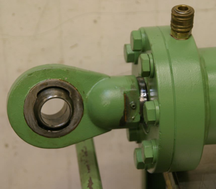 Hydraulikzylinder von unbekannt - Hub 940 mm Kolbenstange 60 mm – Bild 2