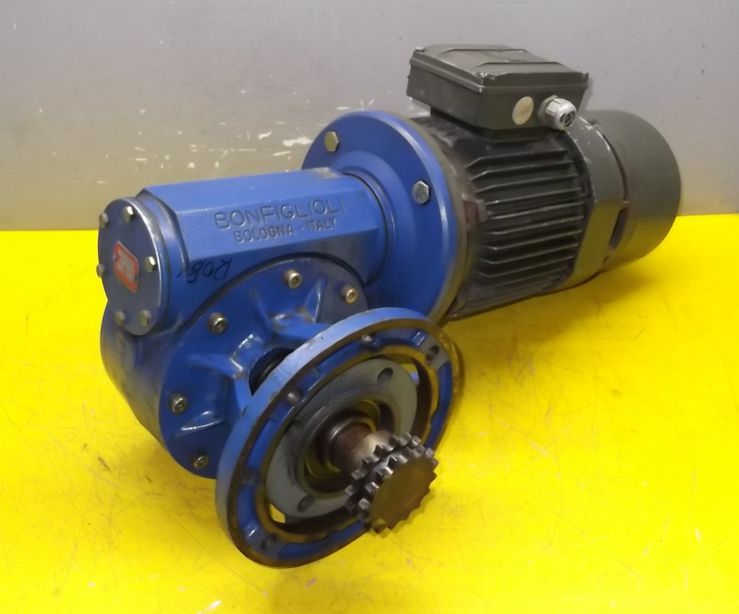 Getriebemotor 1,5 kW 143 U/min von Bonfiglioli - B5 Winkel