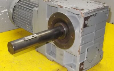 Alternative view of Getriebemotor 0,75 kW 14 U/min von Lenze - GSS06-2MHAR080-32