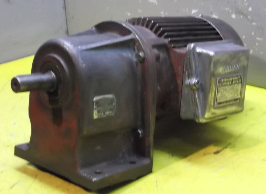 Getriebemotor 0,75 kW 14,5 U/min von BAUER - DK8120/200
