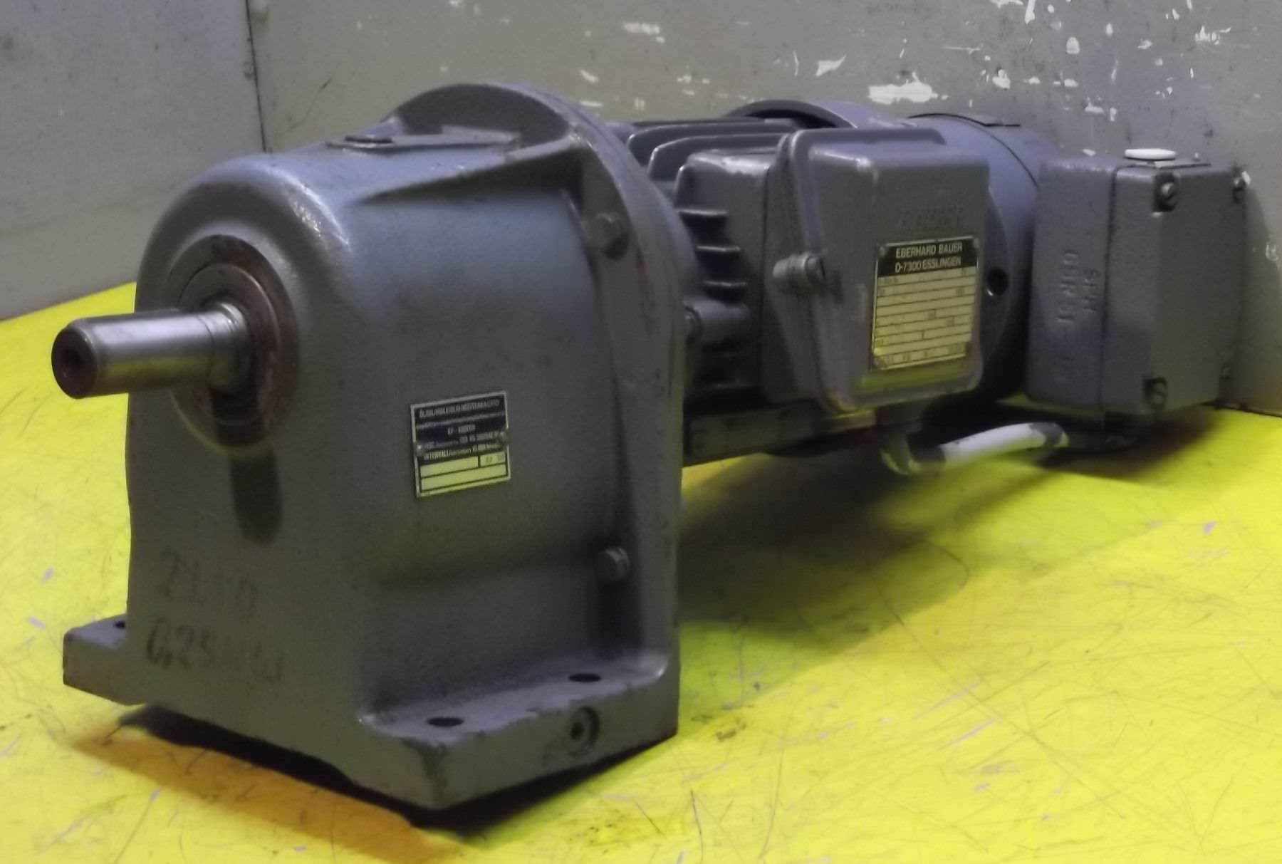Getriebemotor 0,25 kW 29,5 U/min von BAUER - DK640/163L