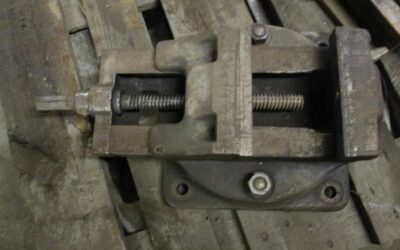 Maschinenschraubstock von Stahl - Spanweite  mm