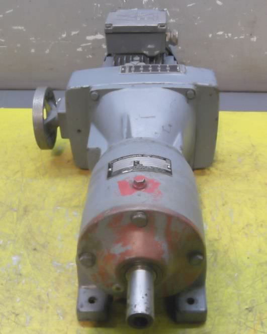 regelbarer Getriebemotor 0,37 kW 22-110 U/min von SEW Eurodrive - R40 / DF12DT71D-4 – Bild 3