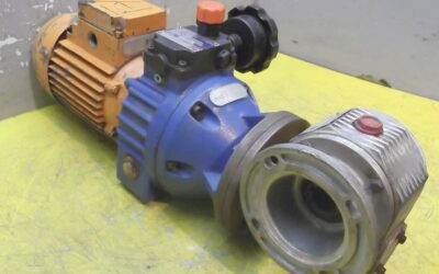 Alternative view of regelbarer Getriebemotor 0,37 kW 19-100 U/min von MOTOVARIO - TKFL/5