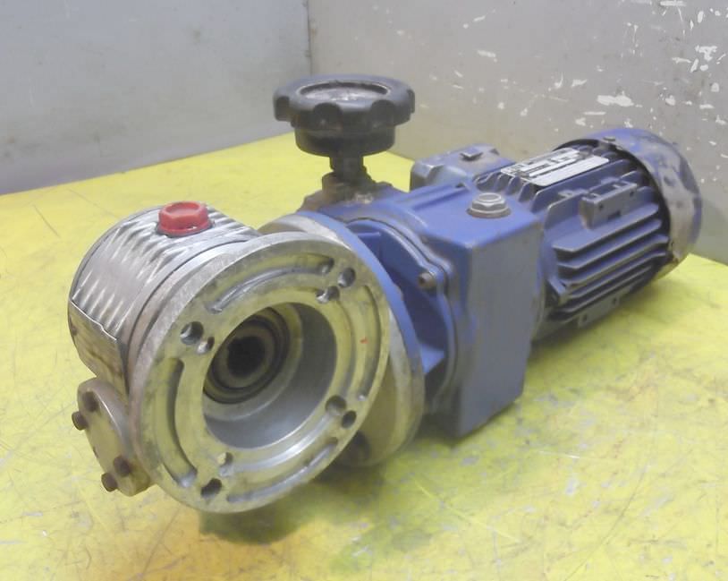 regelbarer Getriebemotor 0,37 kW 60-308 U/min von MOTOVARIO - MRV05FI
