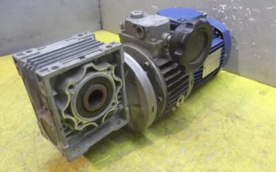 regelbarer Getriebemotor 0,37 kW 22,5-133 U/min von MOTOVARIO - NK/005/F