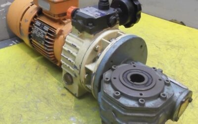 Alternative view of regelbarer Getriebemotor 0,37 kW 19-100 U/min von MOTOVARIO - TKF/5