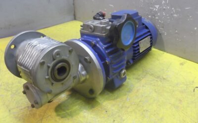 regelbarer Getriebemotor 0,37 kW 19-140 U/min von MOTOVARIO - MRV05FI