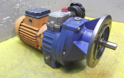 Alternative view of regelbarer Getriebemotor 0,37 kW 26-143 U/min von Motovario - TKRF/5