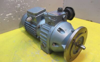 Alternative view of regelbarer Getriebemotor 0,37 kW 190-1000 U/min von MOTOVARIO - TKF/5