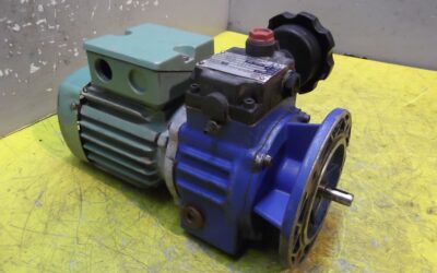 Alternative view of regelbarer Getriebemotor 0,25 kW 358-1850 U/min von MOTOVARIO - TKF/2