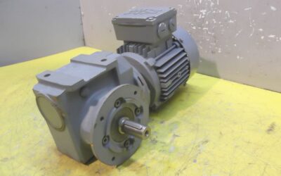 Getriebemotor 0,55 kW 84 U/min von SEW EURODRIVE - SF32 DT71D2