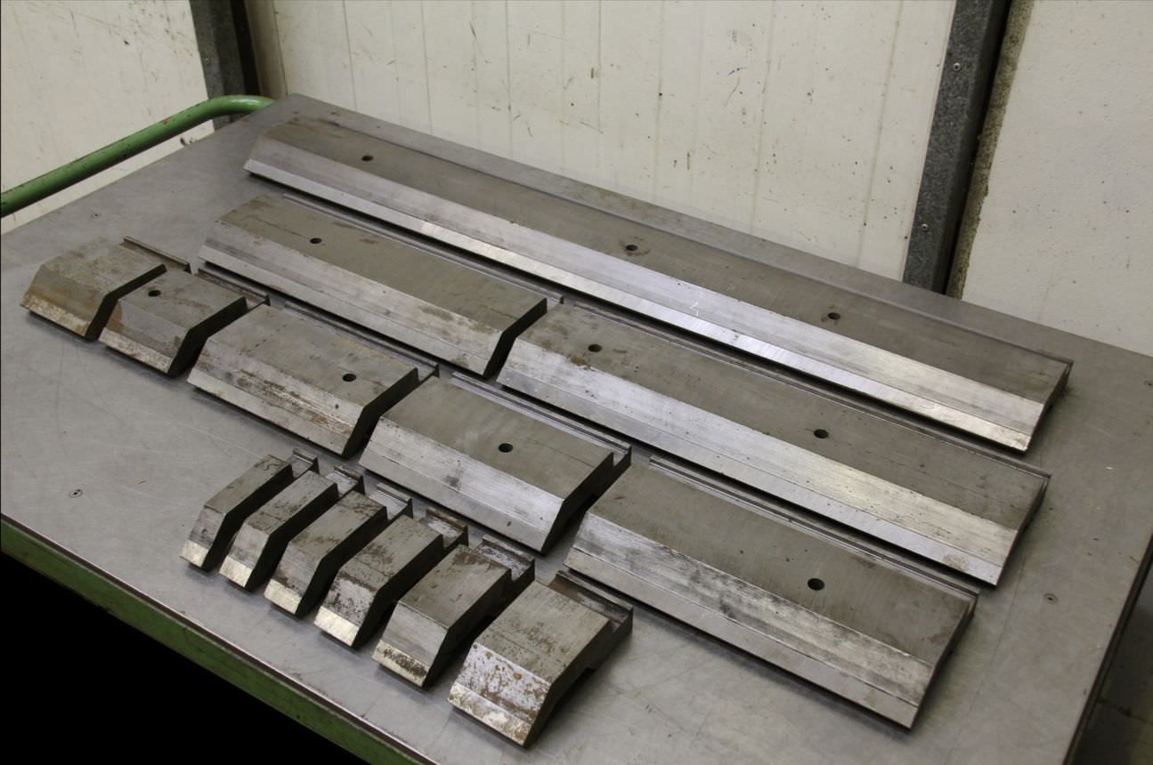 Abkantwerkzeug geteilt 2946 mm von unbekannt - 145/43 mm