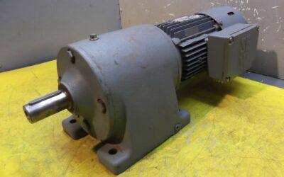 Getriebemotor 0,15/0,6 kW 23/100 U/min von SEW Eurodrive - R60DT80N8/2BM/HF/TF