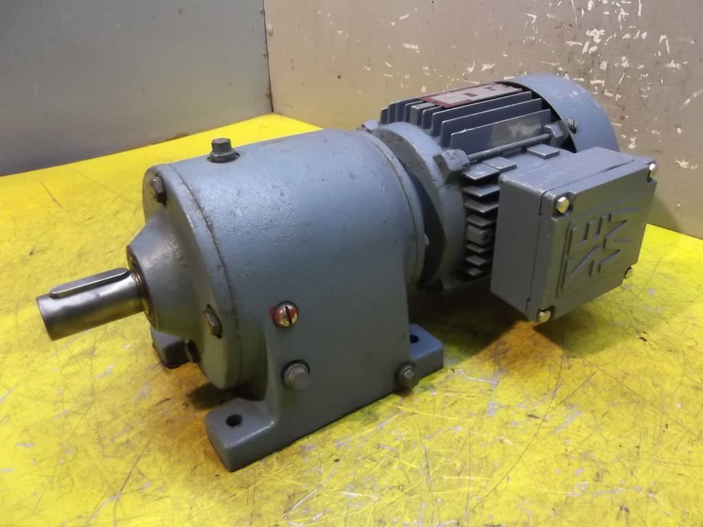 Getriebemotor 0,25 kW 73 U/min von SEW Eurodrive - R40DT71C4
