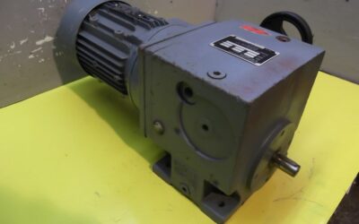 Alternative view of regelbarer Getriebemotor 0,75 kW 12,5-125 U/min von Siemens - 1LA7083-4AA13-Z