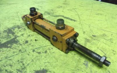 Alternative view of Hydraulikzylinder von Rexroth - CD70B25/12-50