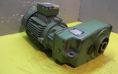 Alternative view of Getriebemotor 1,5 kW 120 U/min von Nord - SK1282A-90 L/4