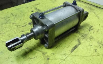 Pneumatikzylinder von unbekannt - Hub 100 mm