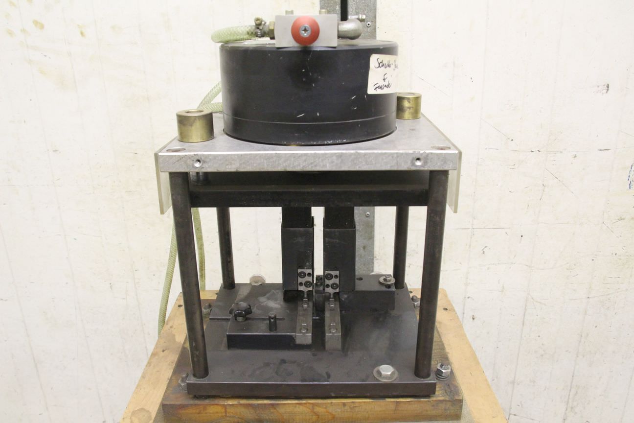 Stanze von Schüco - Pneumatik-Presse 293 885 – Bild 4