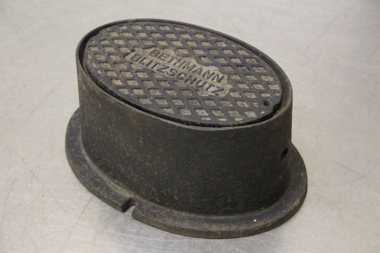 Unterflurkasten von Bethmann/Kransteiner - Grauguss