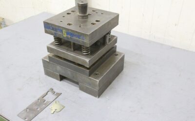 4 Säulen Stanzwerkzeug von unbekannt - 280/220/H320 mm