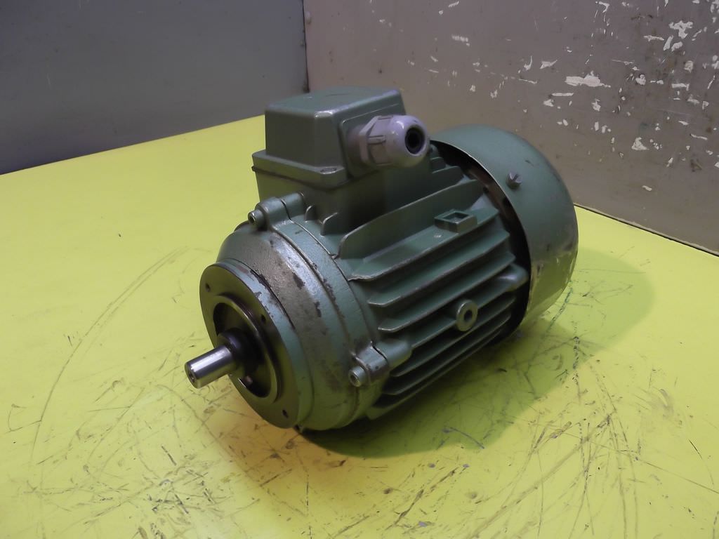 Elektromotor 1 kW 2700 U/min von HEW - RF71L/2/1