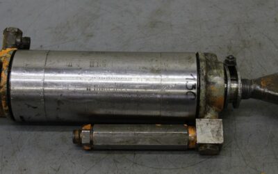 Alternative view of Hydraulikzylinder von unbekannt - Hub 130 mm