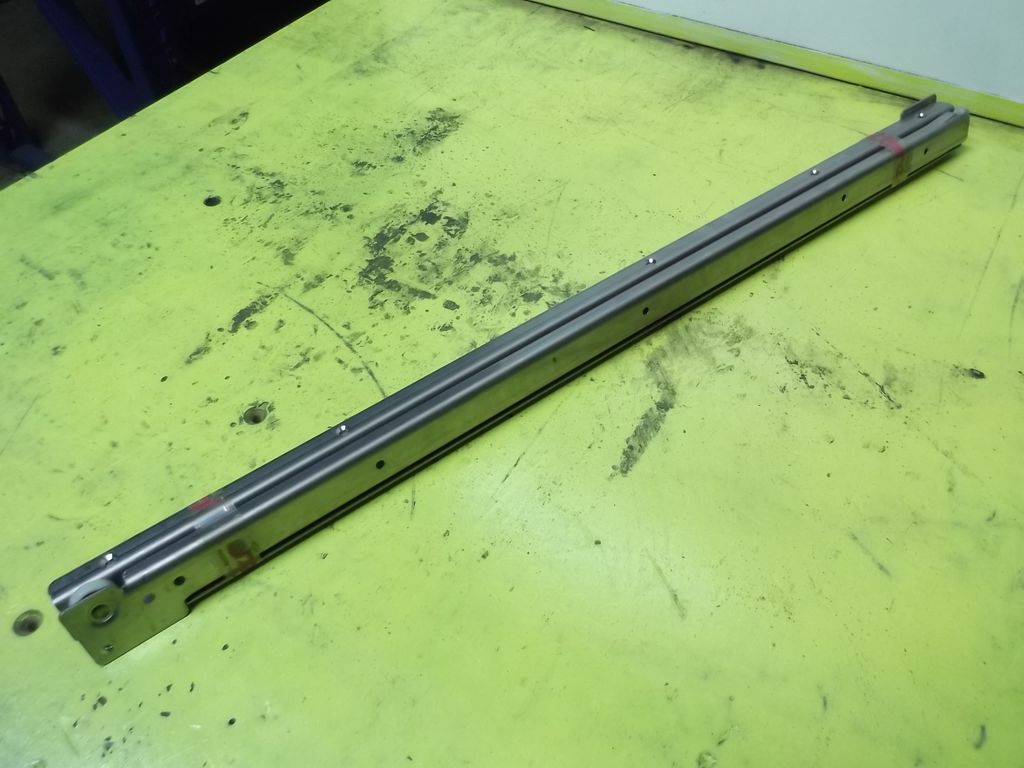 Schubladenschiene von unbekannt - 695/1227