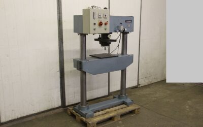 Alternative view of Druck-Präge-Stempelmaschine (defekt) von Pressor - P18