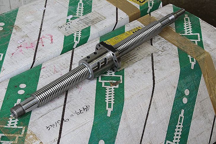 Kugelumlaufspindel mit Mutter von WARNER ELECTRIC - Gewindelänge 455 – Bild 2