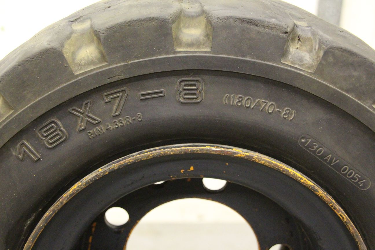 Vollgummi Reifen 2 Stück von Vorwerk Rota - 18x7-8 – Bild 6