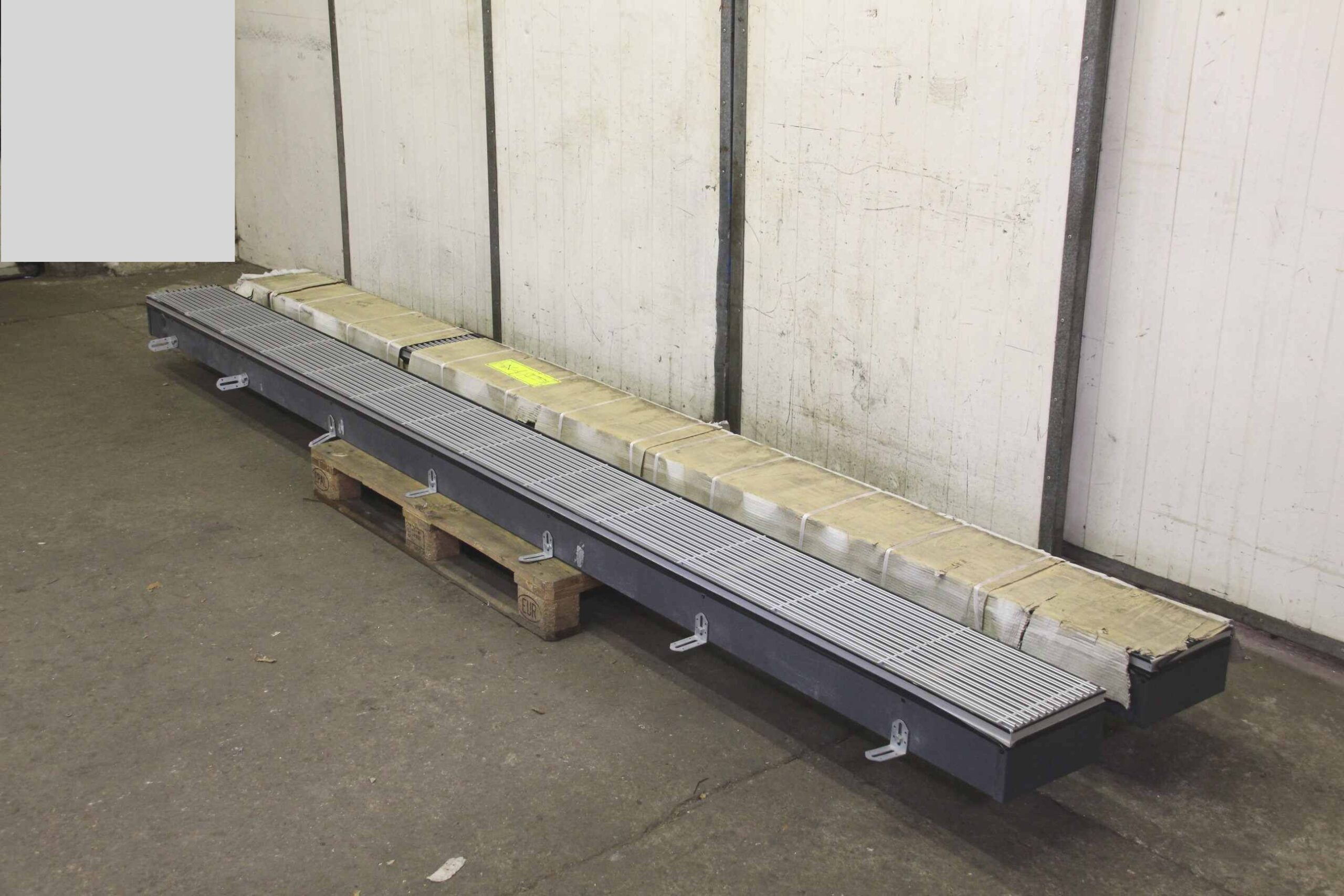 Unterflurkonvektor von unbekannt - 3900/260/H145 mm