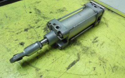 Pneumatikzylinder von Mecman - 166-70  Hub 160 mm
