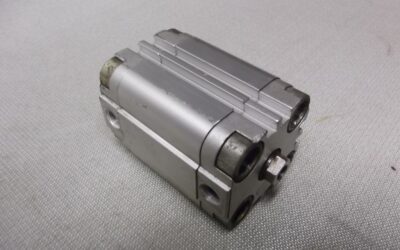 Alternative view of Kompaktzylinder von Festo - ADVU-32-30-PA