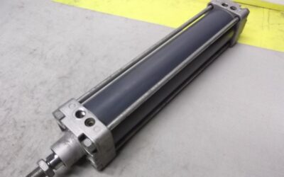 Pneumatikzylinder von unbekannt - Hub 353 mm