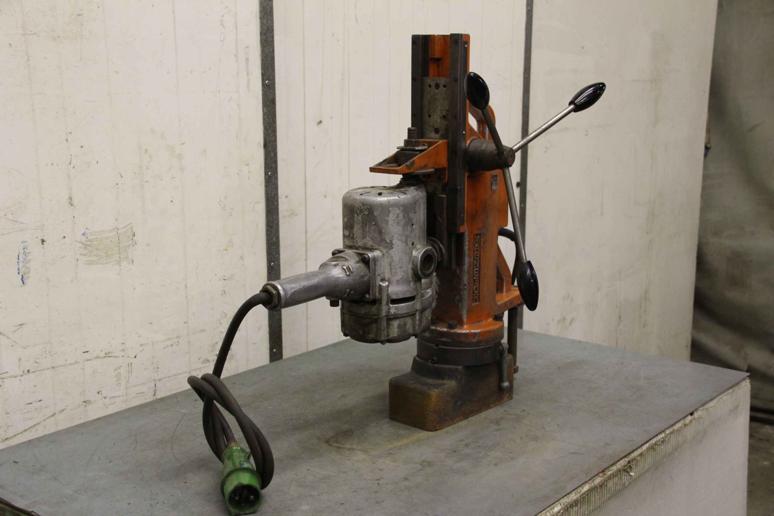 Magnetbohrmaschine 265 V/200 Hz von Magnetor AEG - P8 32 L HBE-IV – Bild 2