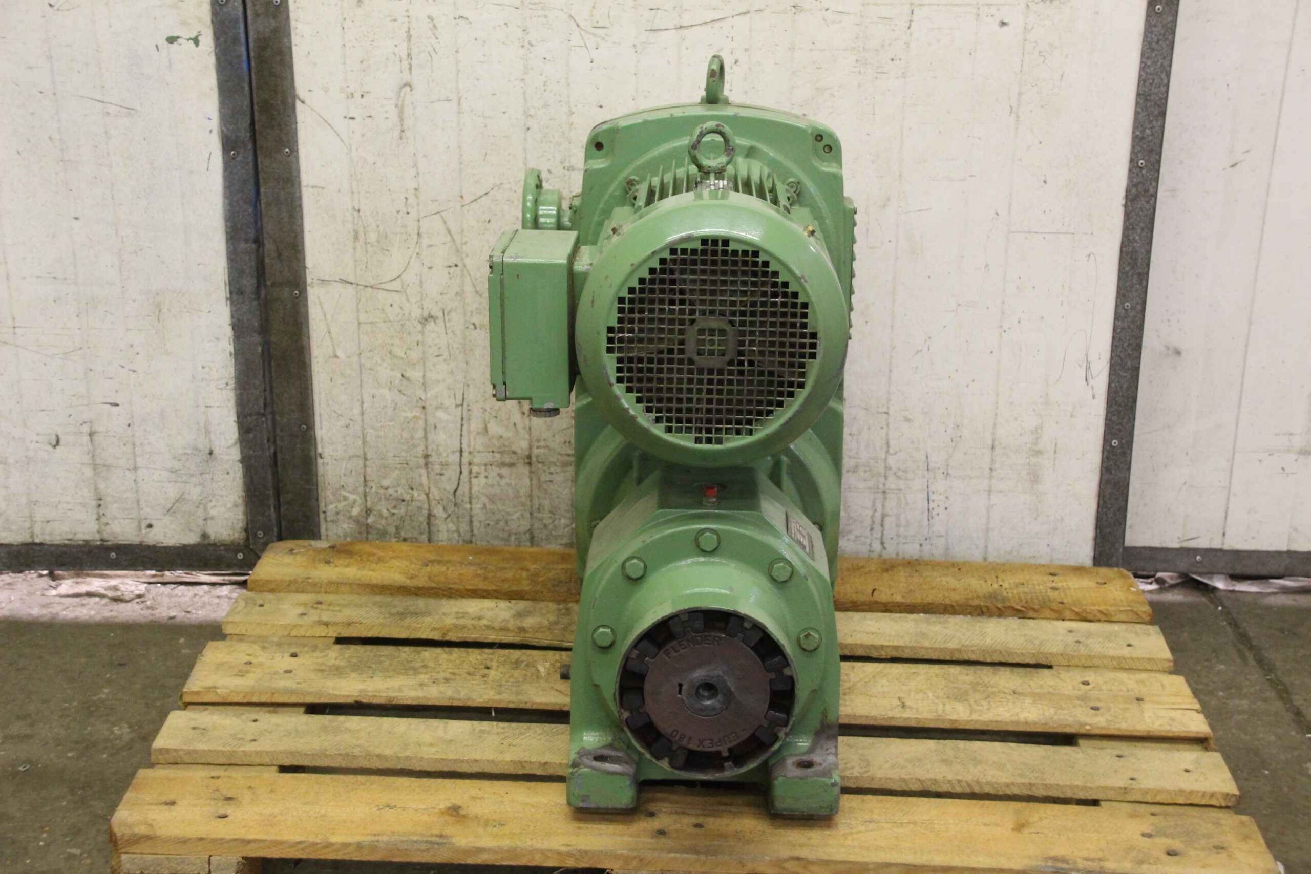 regelbarer Getriebemotor 9,2 kW 34-207 U/min von SEW EURODRIVE - DFV132ML-4 – Bild 3