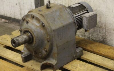 Getriebemotor 2,2 kW 11 U/min von Lenze - R93 DFT100LS4/TF